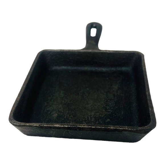 Small Square Cast Iron Skillet Vintage Made in Taiwan 5” X 5” - Picture 3 of 9